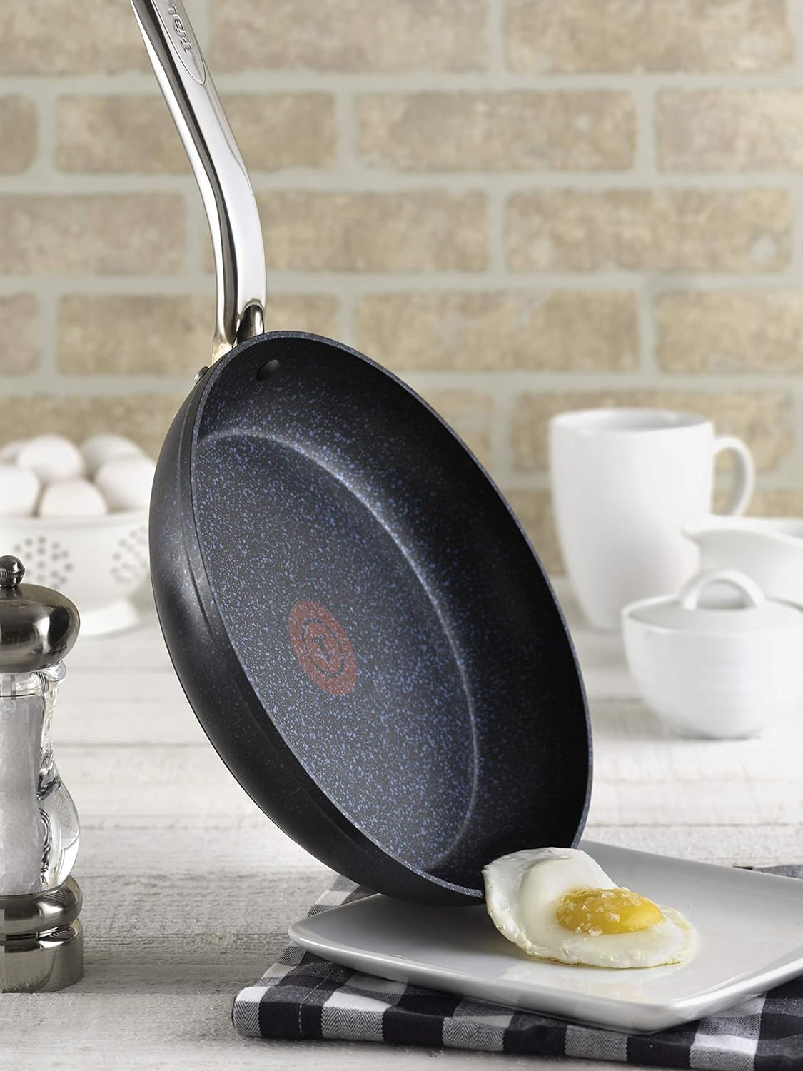 Sartén T-fal Heatmaster con Revestimiento Antiadherente y Tecnología Thermo-Spot. Compatible con Inducción, Apta para Horno y Fácil de Limpiar. - Imagen 4